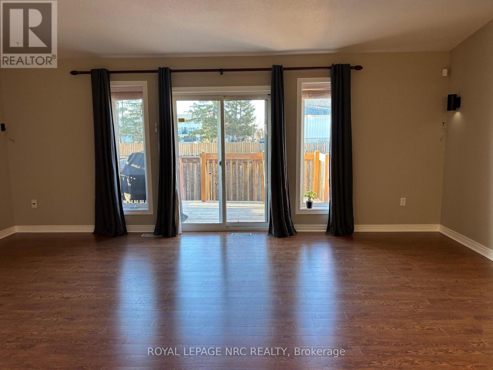 45 Flynn Court, St. Catharines, Ontario  L2S 4E1 - Photo 4 - X12942654