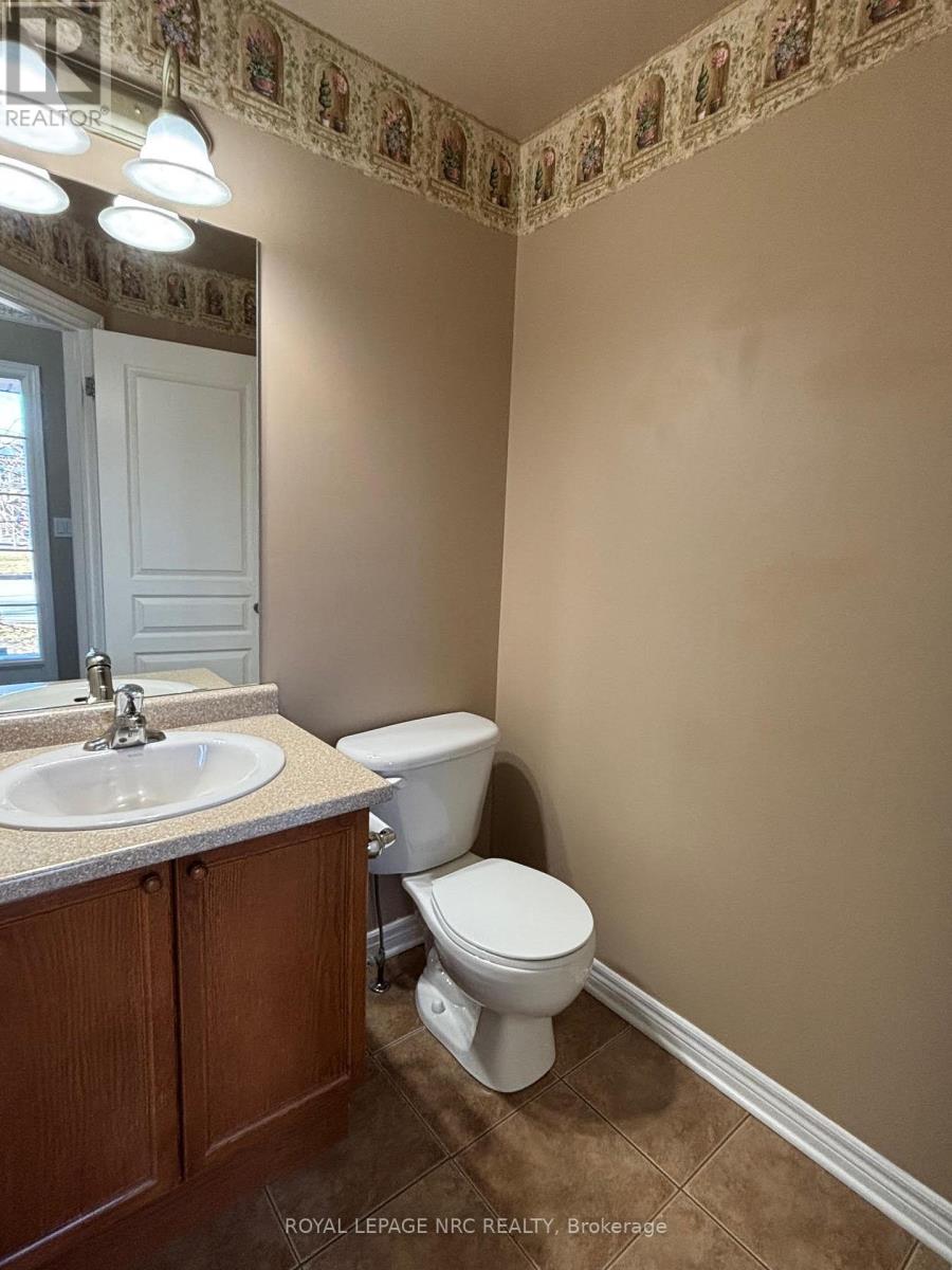 45 Flynn Court, St. Catharines, Ontario  L2S 4E1 - Photo 7 - X12942654