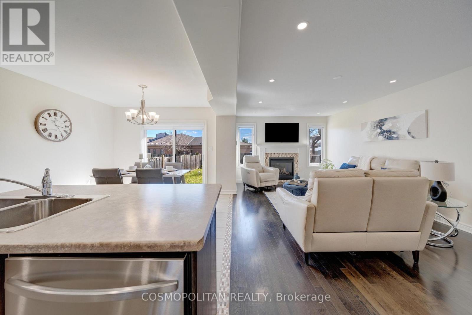 8396 Glavcic Drive, Niagara Falls, Ontario  L2H 0B4 - Photo 12 - X12942662