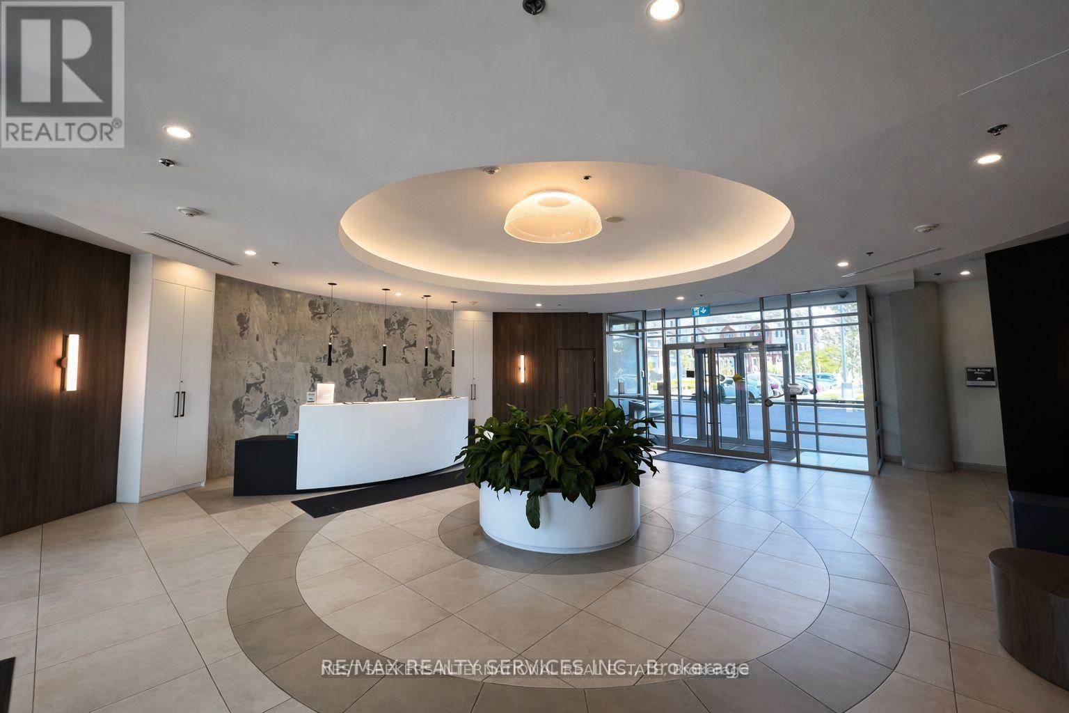 2009 - 215 Queen Street E, Brampton, Ontario  L6W 0A9 - Photo 2 - W12942604