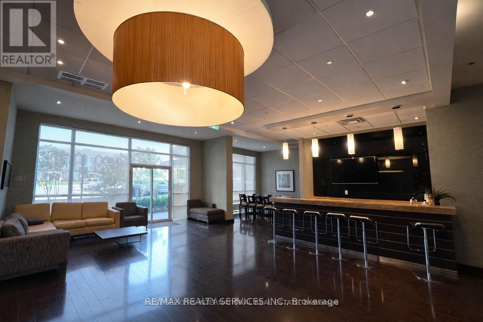 2009 - 215 Queen Street E, Brampton, Ontario  L6W 0A9 - Photo 4 - W12942604