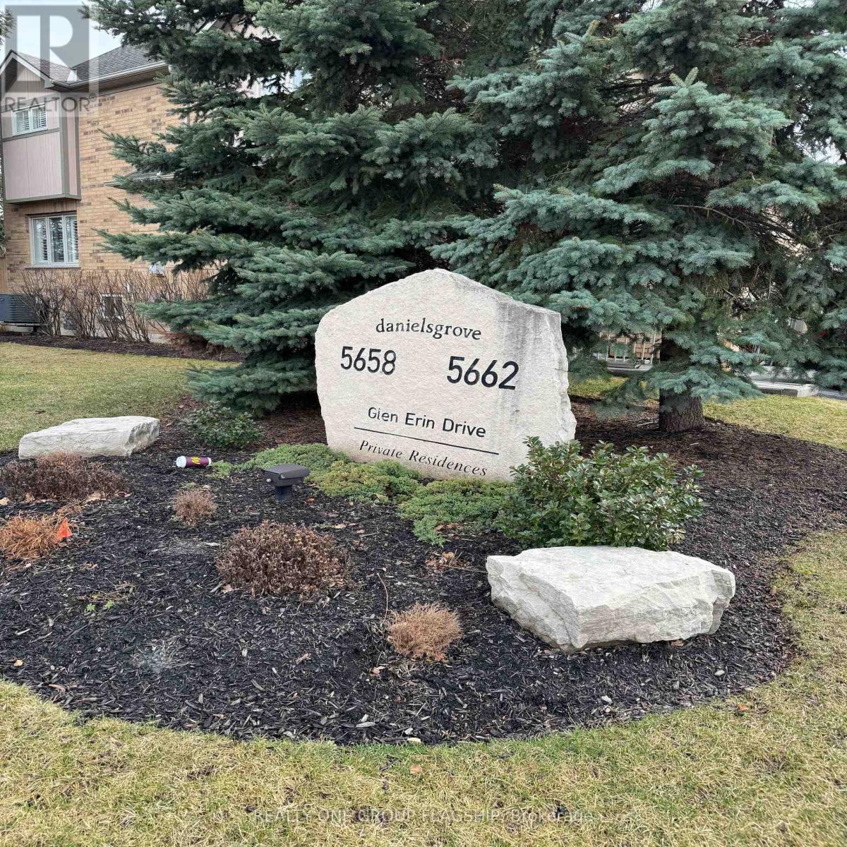 106 - 5662 Glen Erin Drive, Mississauga, Ontario  L5M 6C4 - Photo 2 - W12942606