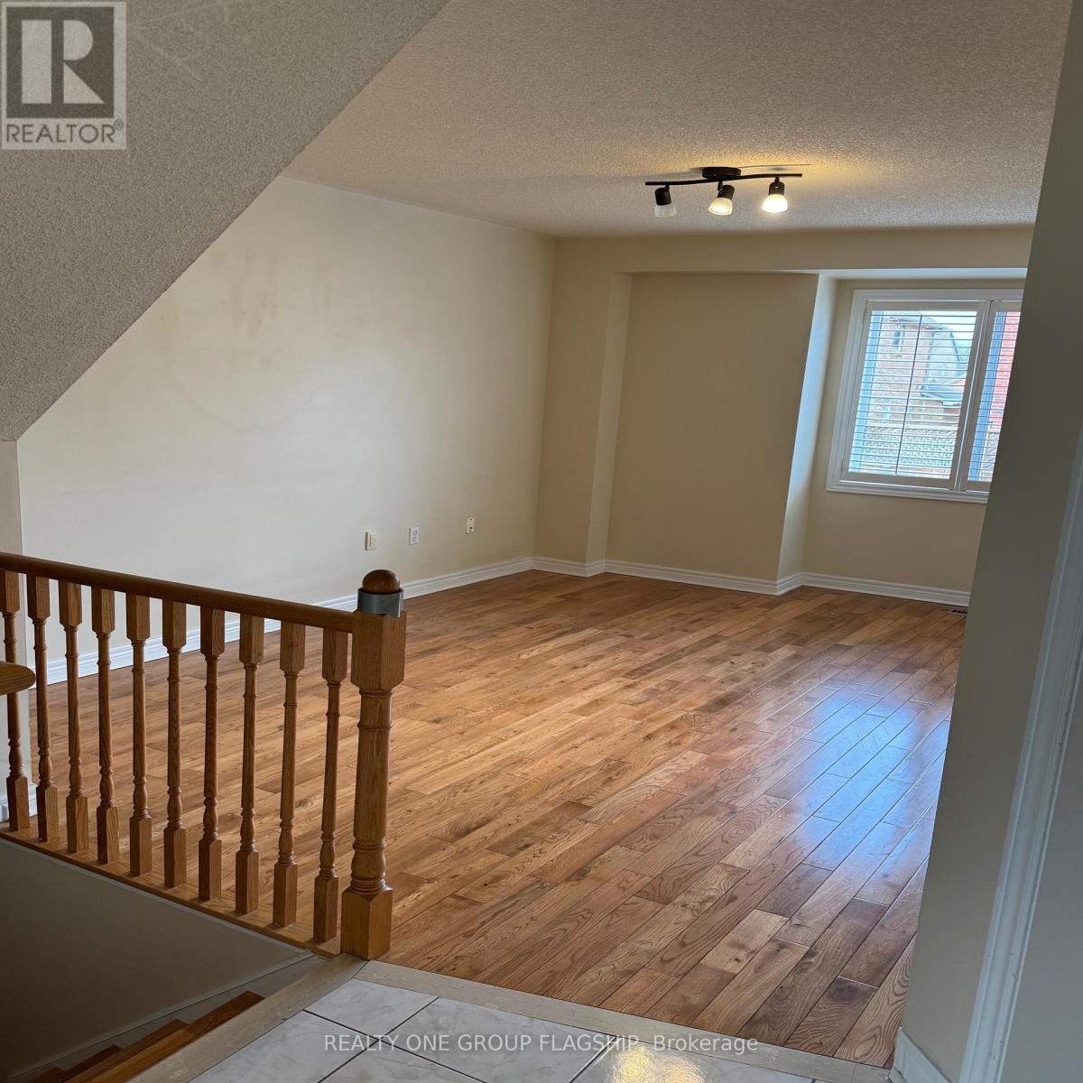 106 - 5662 Glen Erin Drive, Mississauga, Ontario  L5M 6C4 - Photo 4 - W12942606