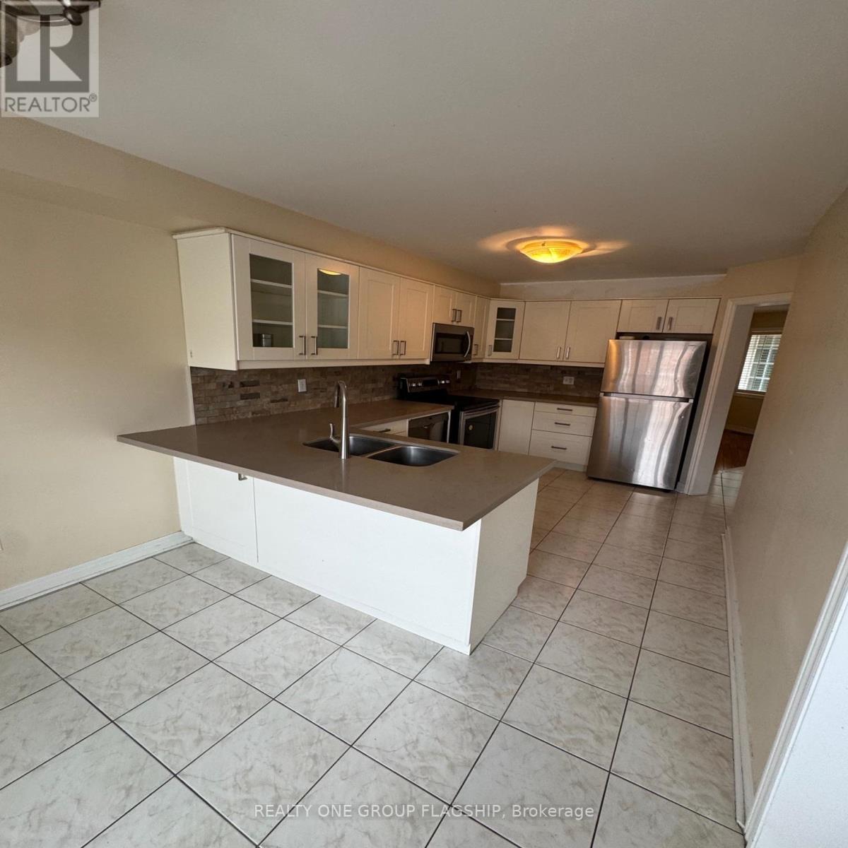 106 - 5662 Glen Erin Drive, Mississauga, Ontario  L5M 6C4 - Photo 5 - W12942606