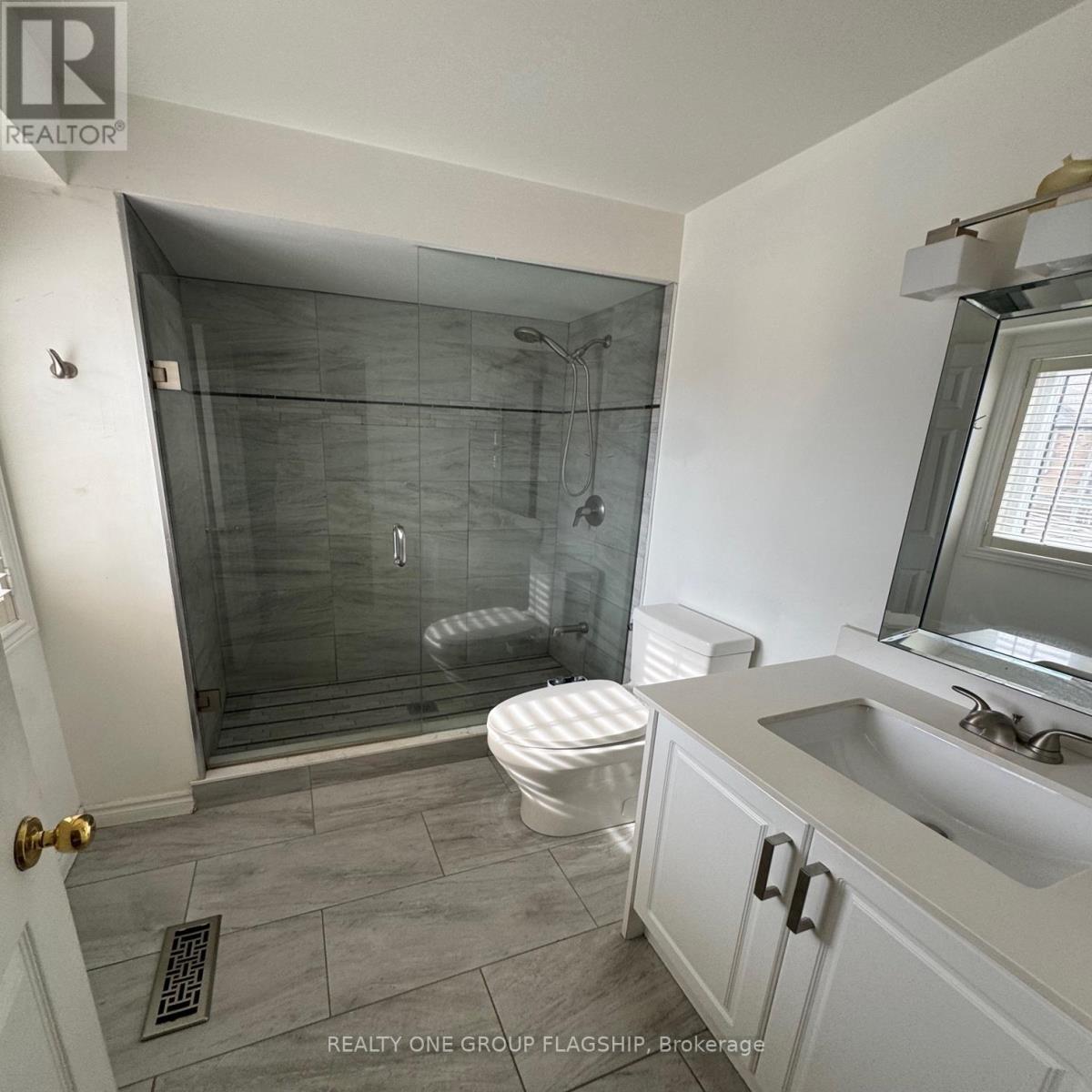 106 - 5662 Glen Erin Drive, Mississauga, Ontario  L5M 6C4 - Photo 9 - W12942606