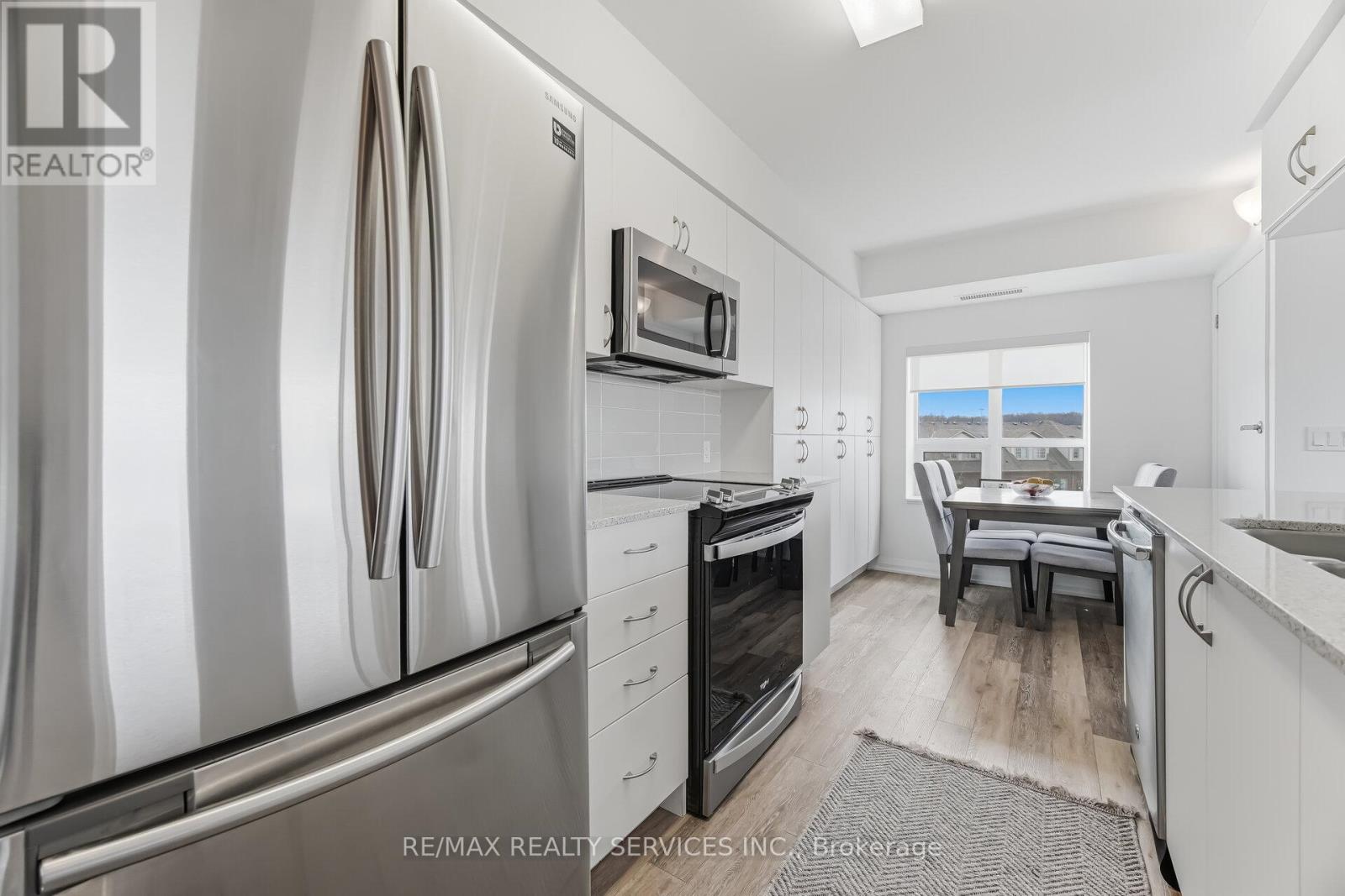 305 - 30 Via Rosedale, Brampton (Sandringham-Wellington), Ontario  L6R 3Z9 - Photo 12 - W12942624