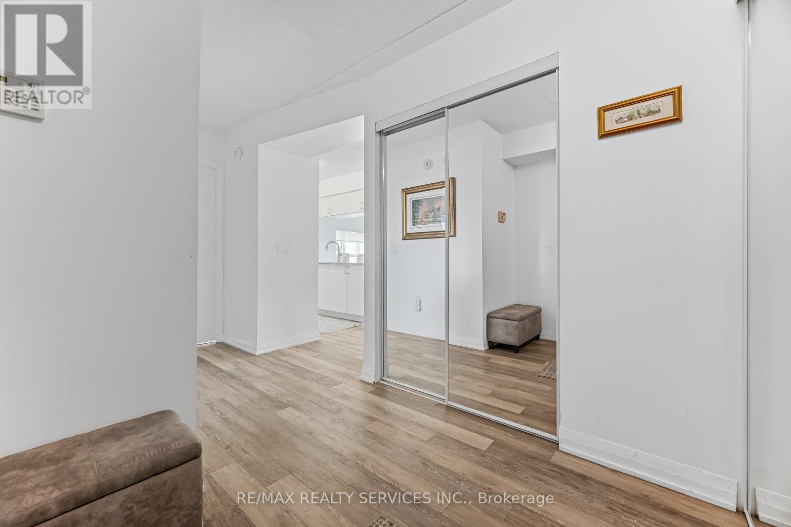 305 - 30 Via Rosedale, Brampton (Sandringham-Wellington), Ontario  L6R 3Z9 - Photo 5 - W12942624