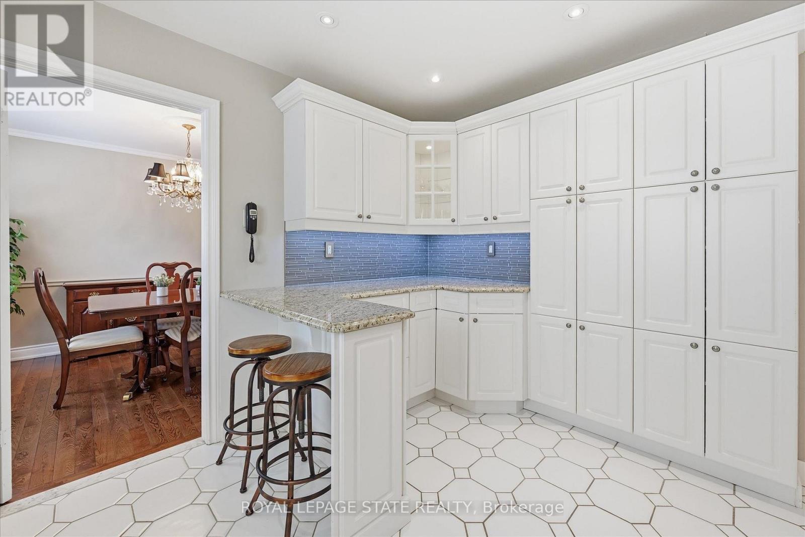 2192 Ireland Drive E, Burlington, Ontario  L7P 3G1 - Photo 11 - W12942632