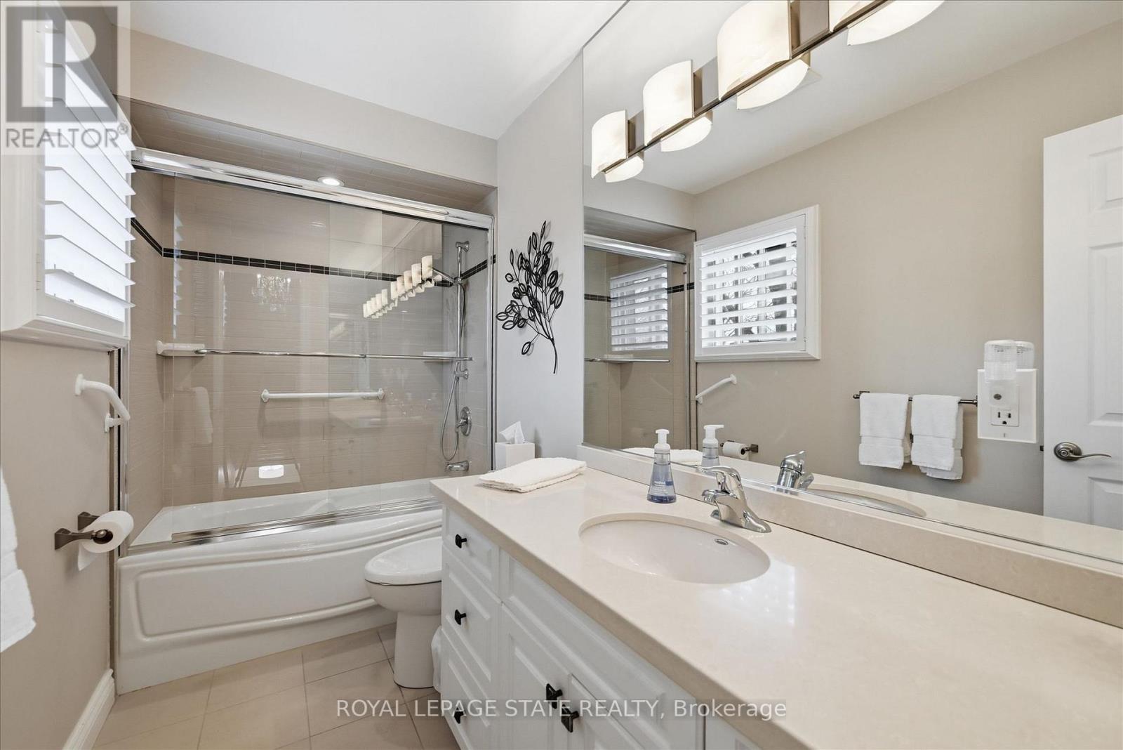 2192 Ireland Drive E, Burlington, Ontario  L7P 3G1 - Photo 24 - W12942632