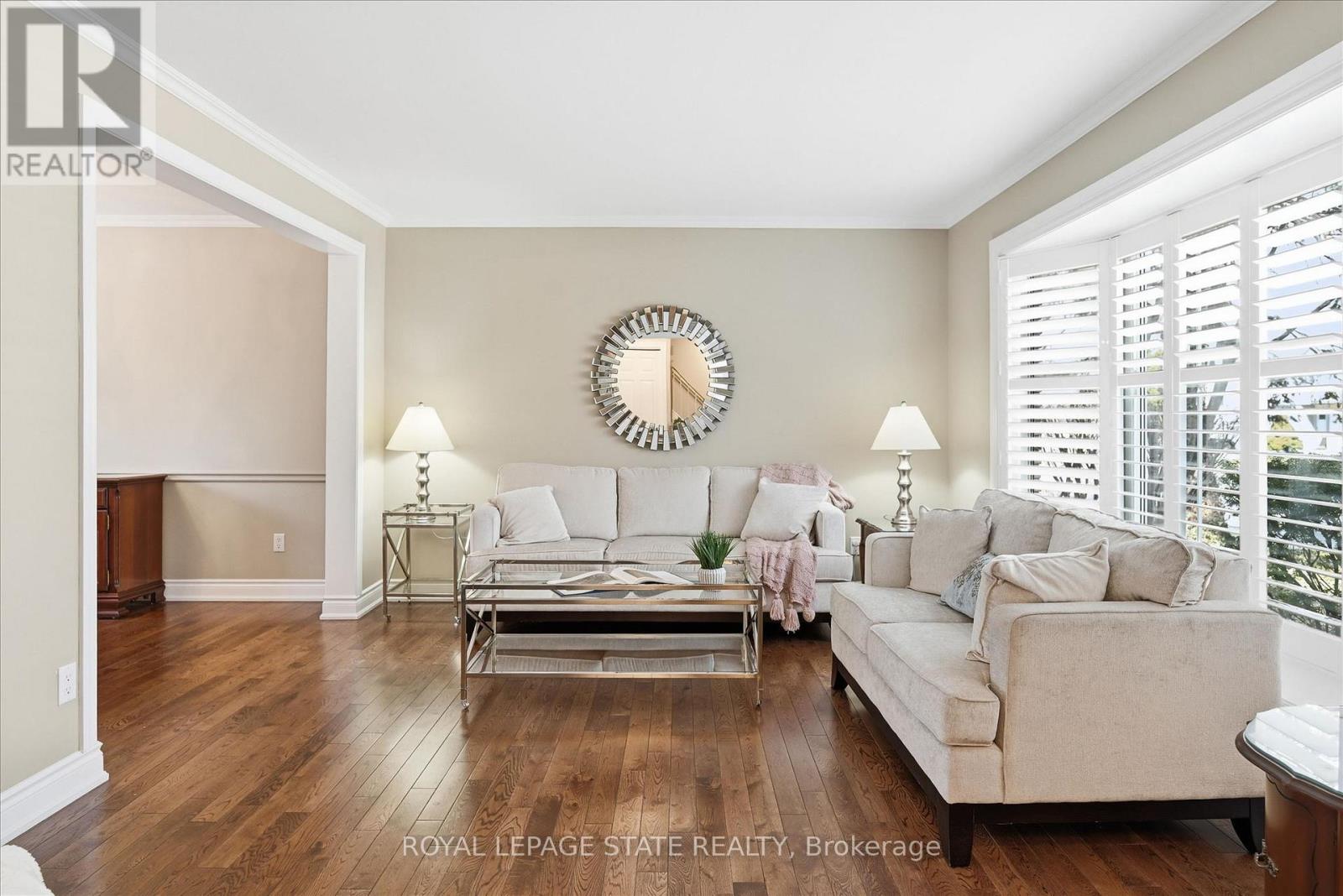 2192 Ireland Drive E, Burlington, Ontario  L7P 3G1 - Photo 3 - W12942632