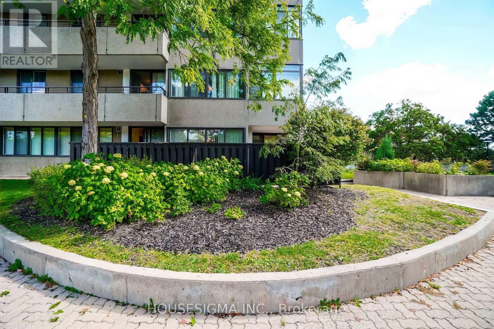 101 - 1320 Mississauga Valley Boulevard, Mississauga, Ontario  L5A 3S9 - Photo 4 - W12942646