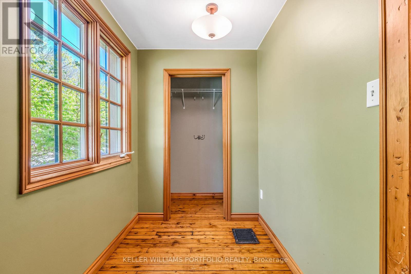 42 Forty First Street, Toronto, Ontario  M8W 3N6 - Photo 14 - W12942650