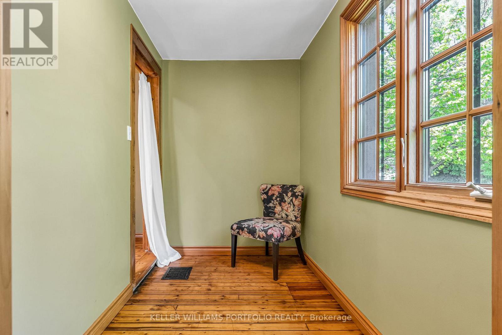 42 Forty First Street, Toronto, Ontario  M8W 3N6 - Photo 15 - W12942650