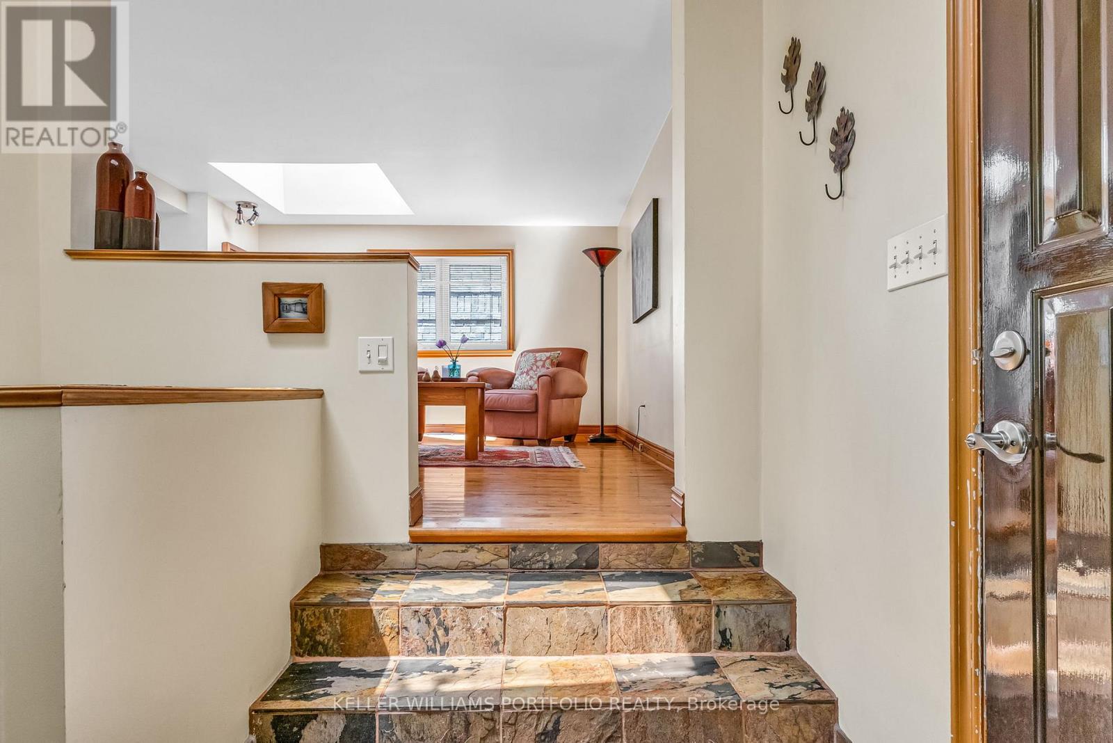 42 Forty First Street, Toronto, Ontario  M8W 3N6 - Photo 6 - W12942650