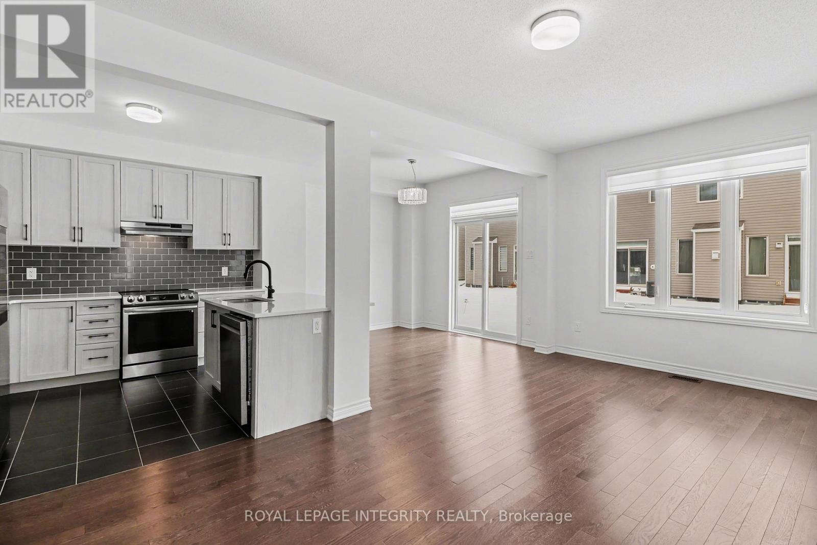 105 Mesa Drive, Ottawa, Ontario  K2J 6W1 - Photo 5 - X12933892