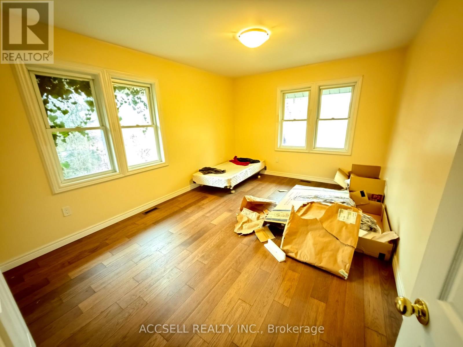 872 Norfolk Street N, Norfolk, Ontario  N3Y 3R8 - Photo 10 - X12942702