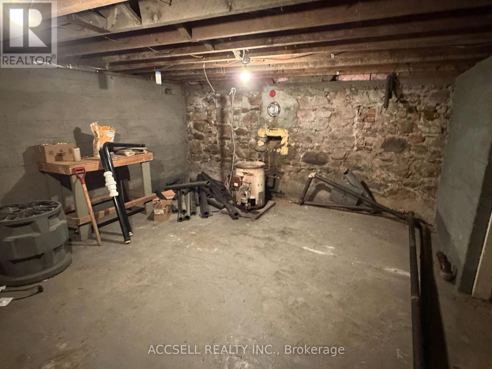 872 Norfolk Street N, Norfolk, Ontario  N3Y 3R8 - Photo 13 - X12942702