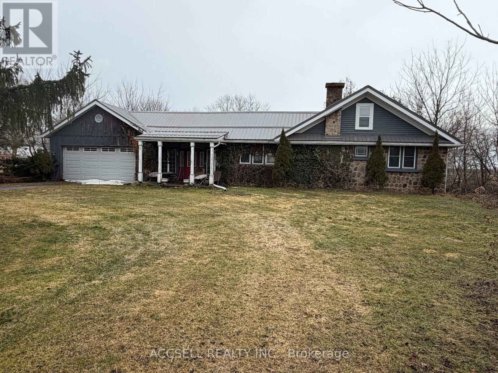 872 Norfolk Street N, Norfolk, Ontario  N3Y 3R8 - Photo 2 - X12942702