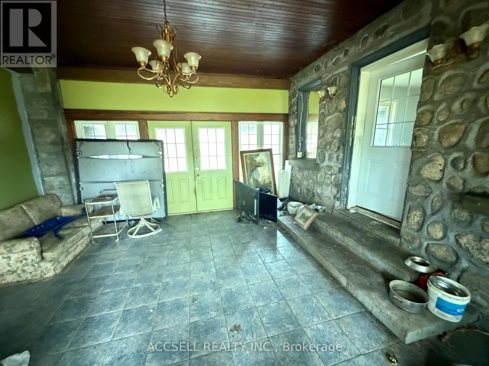 872 Norfolk Street N, Norfolk, Ontario  N3Y 3R8 - Photo 6 - X12942702