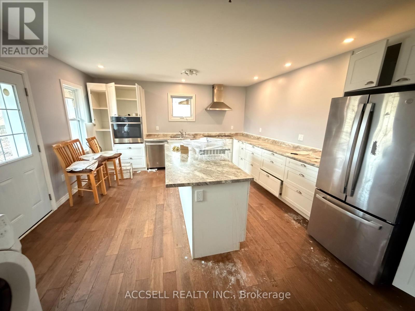 872 Norfolk Street N, Norfolk, Ontario  N3Y 3R8 - Photo 7 - X12942702