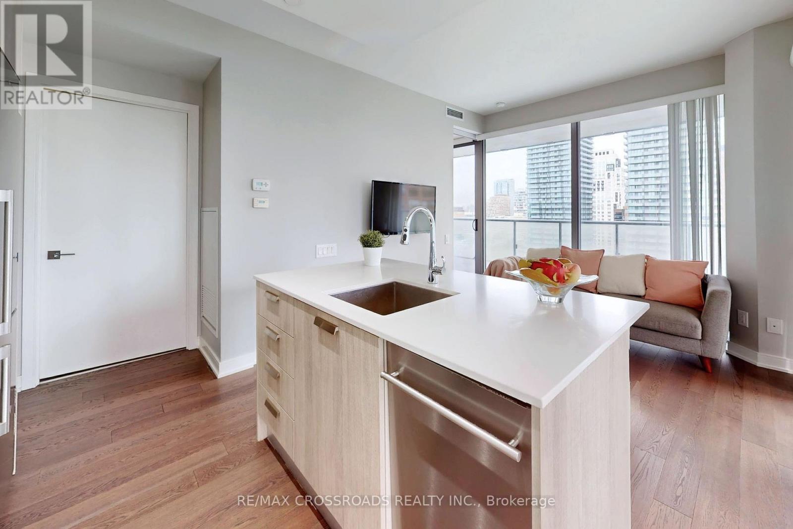 1910 - 57 St  Joseph Street, Toronto, Ontario  M5S 0C5 - Photo 15 - C12942178