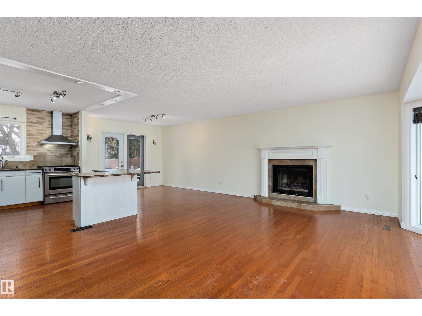 115 Walker Rd Nw, Edmonton, Alberta  T5T 4C2 - Photo 4 - E4476038