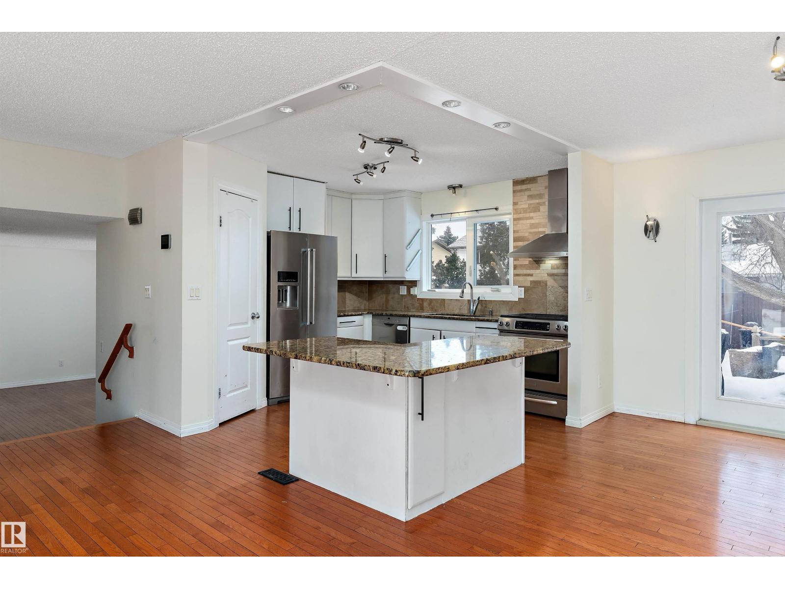 115 Walker Rd Nw, Edmonton, Alberta  T5T 4C2 - Photo 13 - E4476038