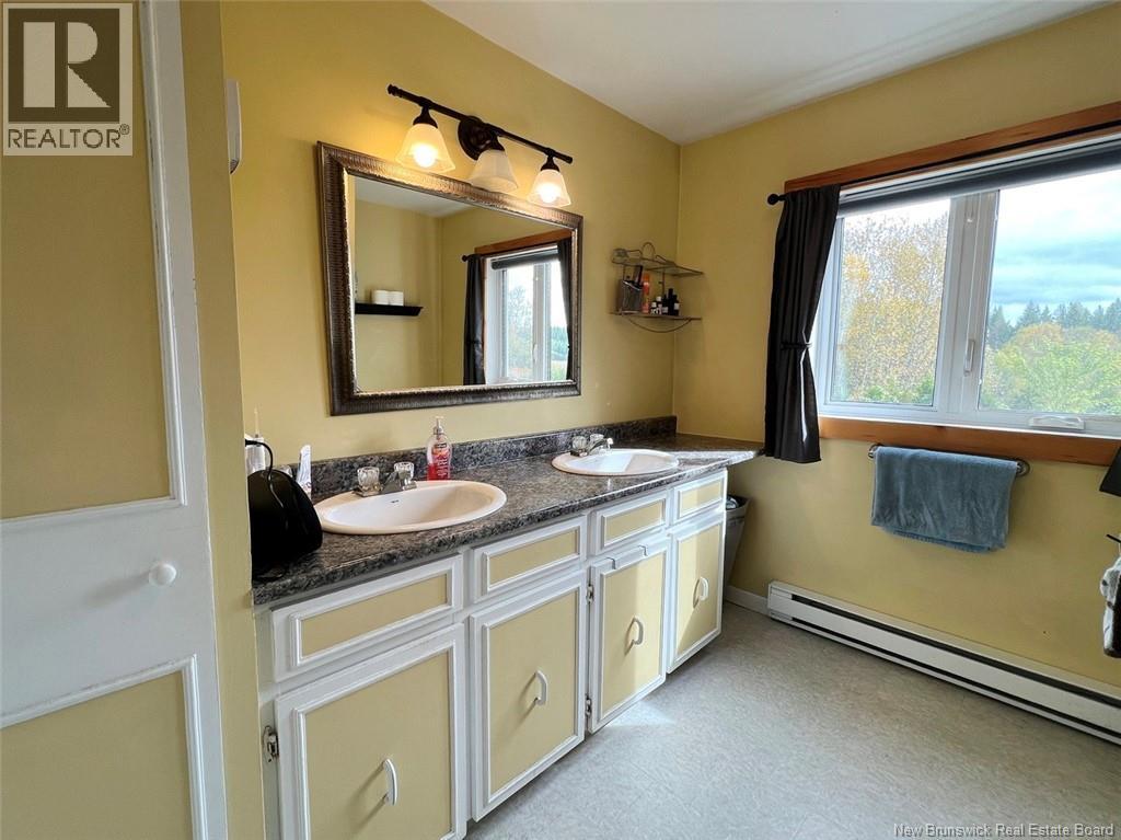 30 Hubert Street, Edmundston, New Brunswick  E3V 0B6 - Photo 34 - NB136242