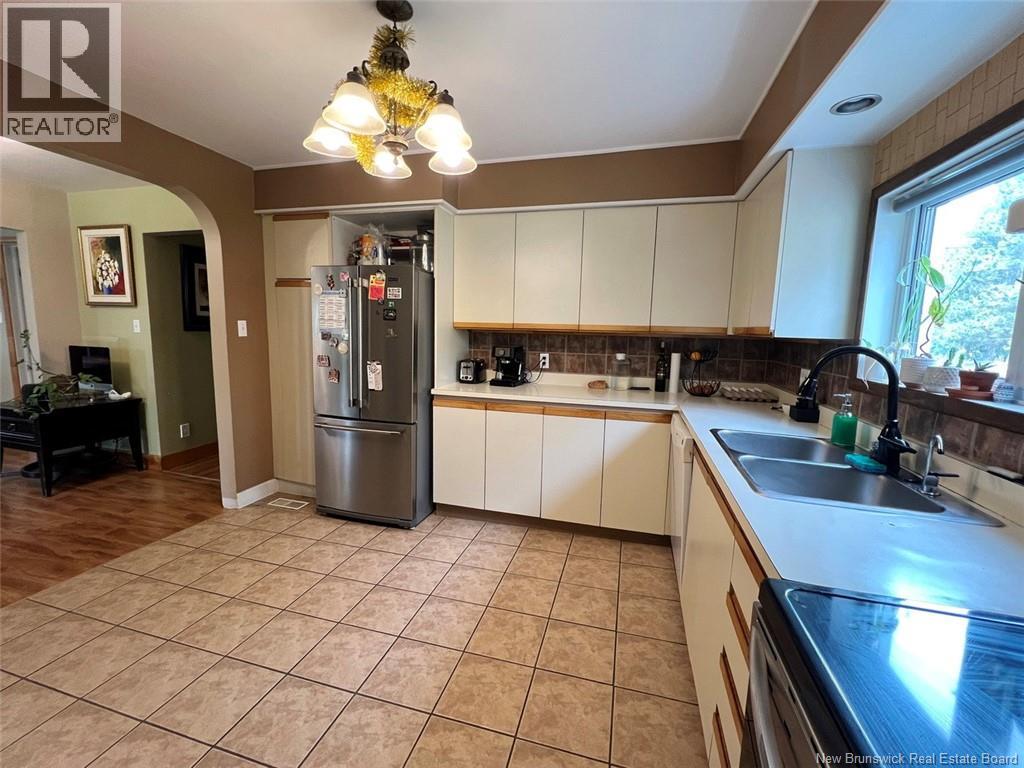 30 Hubert Street, Edmundston, New Brunswick  E3V 0B6 - Photo 5 - NB136242