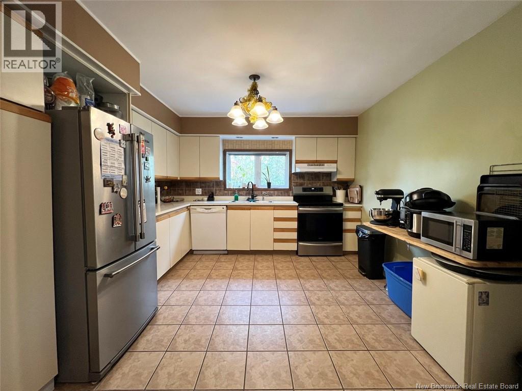 30 Hubert Street, Edmundston, New Brunswick  E3V 0B6 - Photo 6 - NB136242