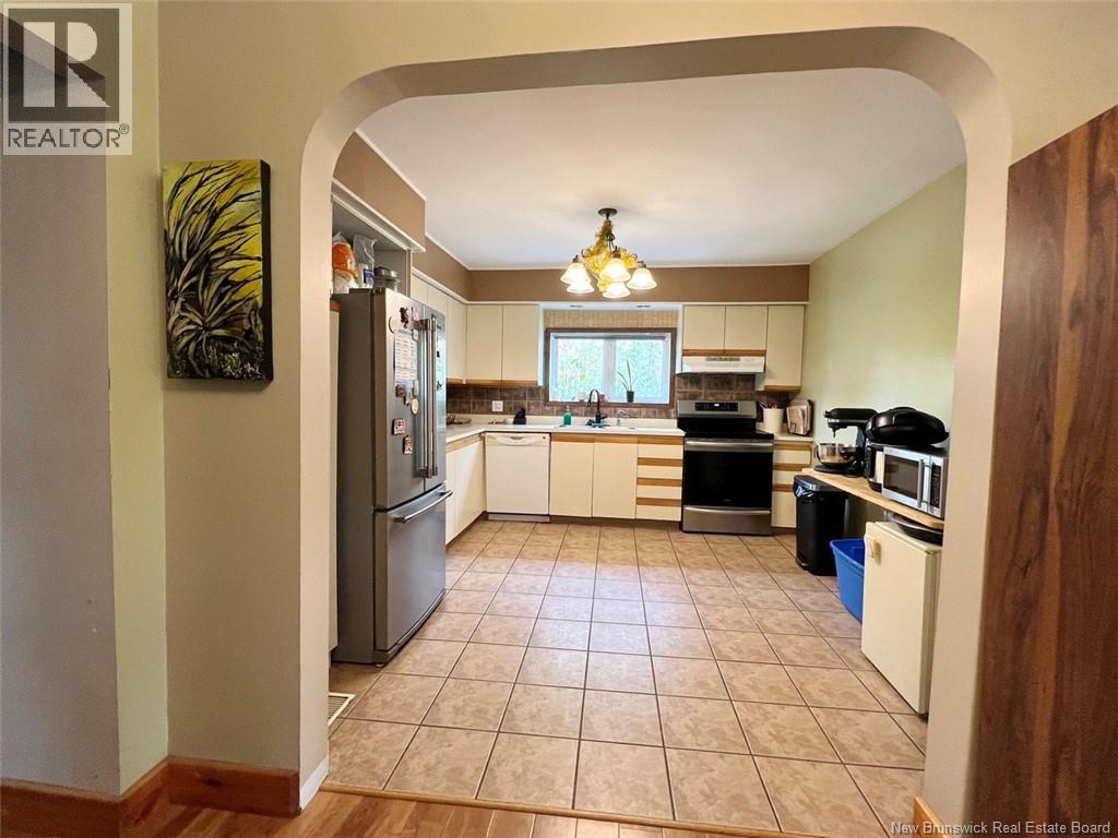 30 Hubert Street, Edmundston, New Brunswick  E3V 0B6 - Photo 7 - NB136242