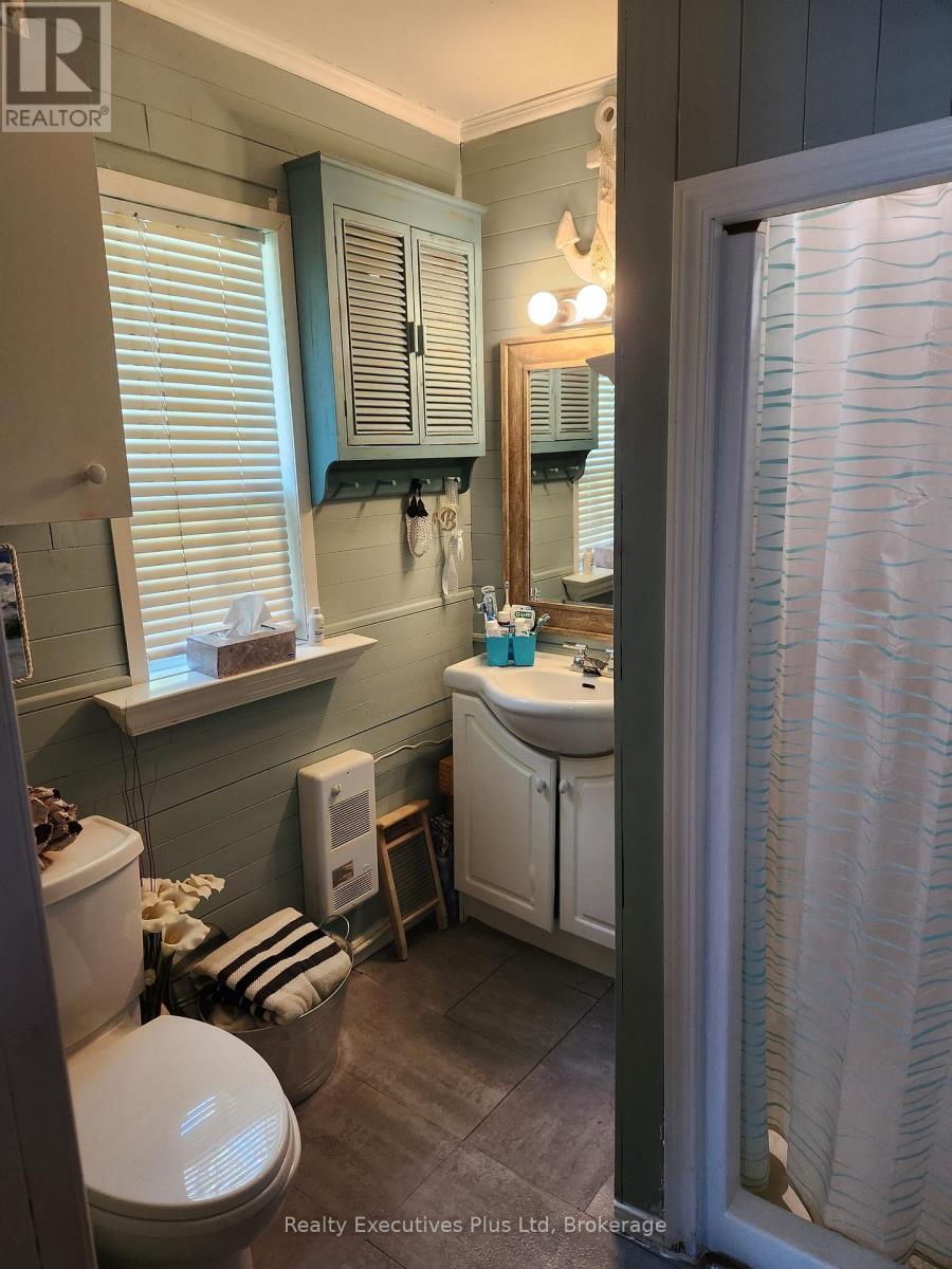 48 Tiny Beaches Road N, Tiny, Ontario  L0L 2J0 - Photo 8 - S12942774