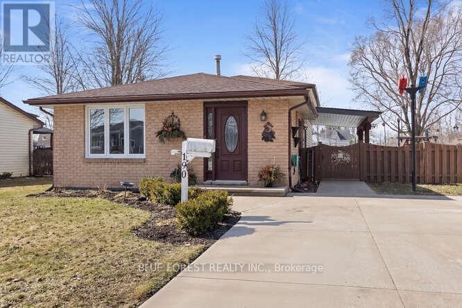 190 Elizabeth Street, Southwest Middlesex, Ontario  N0L 1M0 - Photo 1 - X12801998