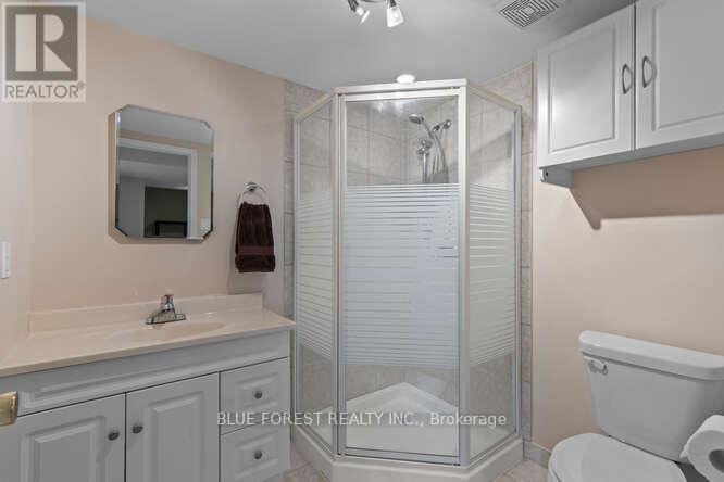 190 Elizabeth Street, Southwest Middlesex, Ontario  N0L 1M0 - Photo 25 - X12801998