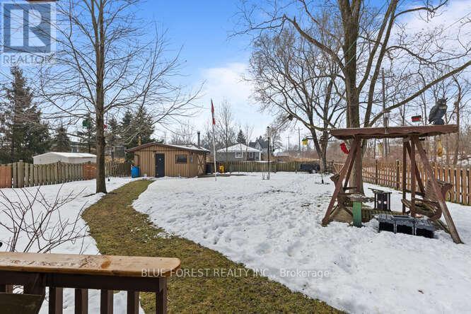 190 Elizabeth Street, Southwest Middlesex, Ontario  N0L 1M0 - Photo 32 - X12801998