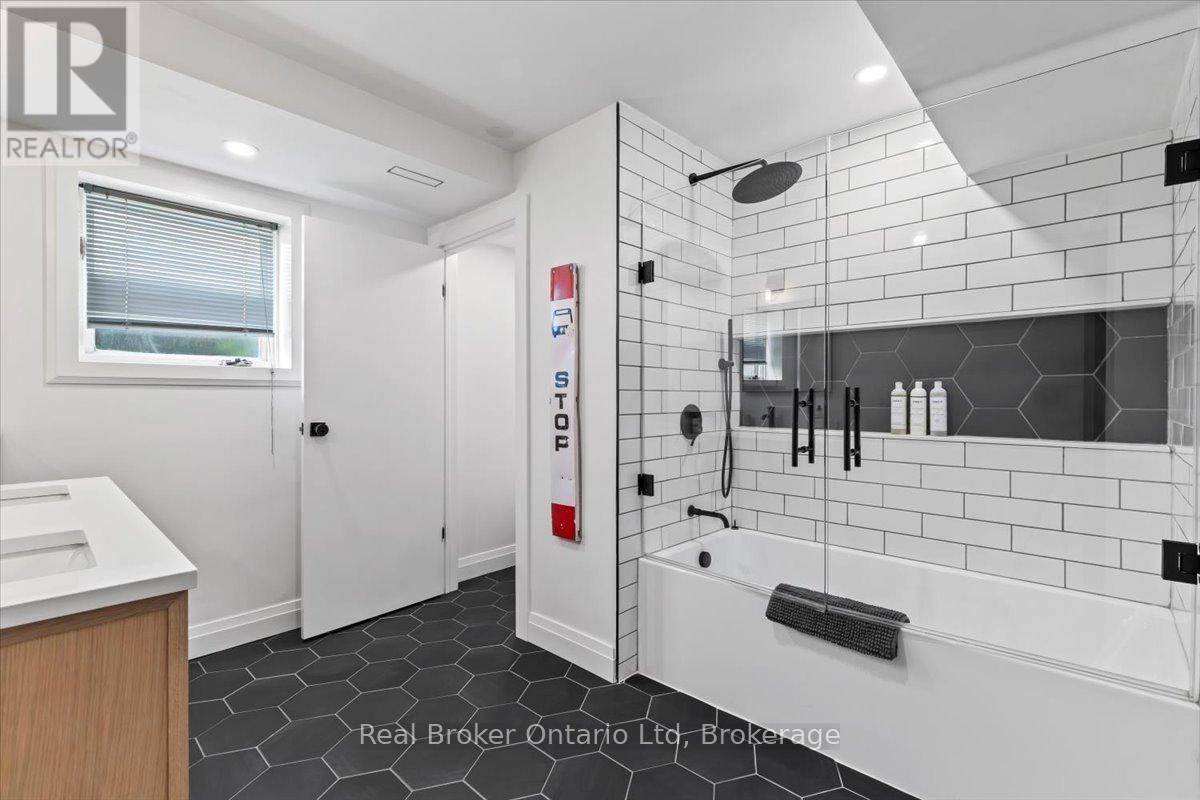 814222 Greenery Lane, Grey Highlands, Ontario  N0C 1E0 - Photo 43 - X12942738