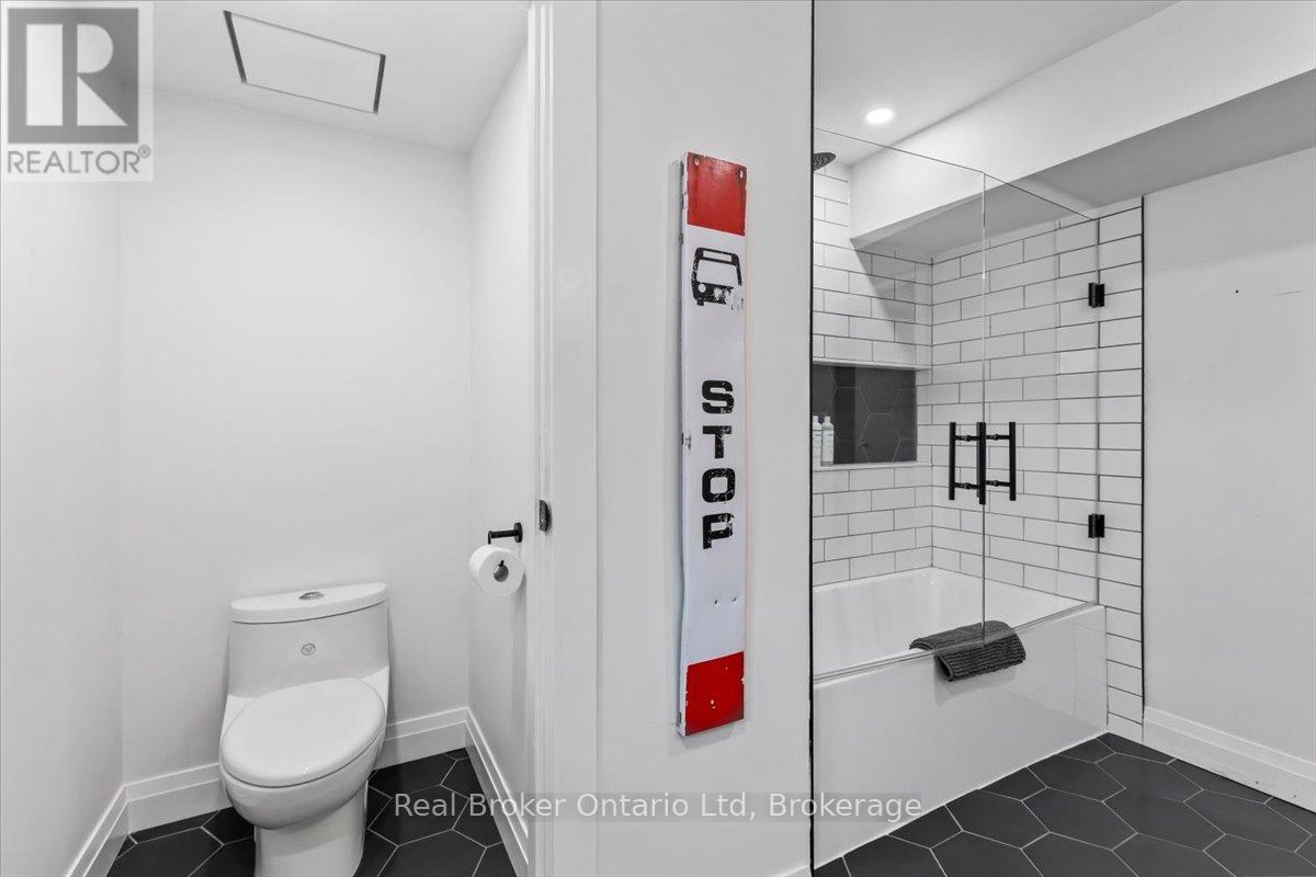 814222 Greenery Lane, Grey Highlands, Ontario  N0C 1E0 - Photo 45 - X12942738