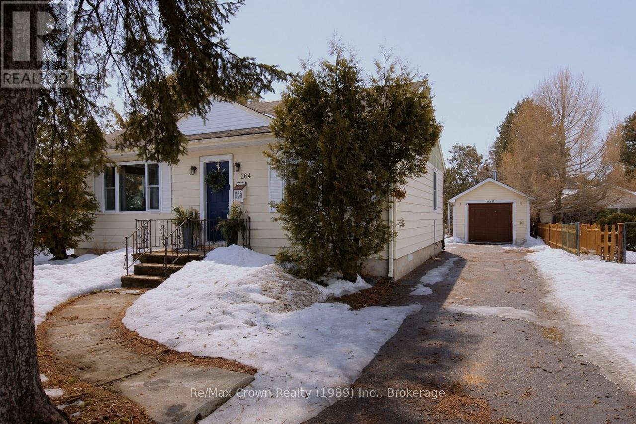 184 Lee Avenue, North Bay, Ontario  P1A 2K3 - Photo 1 - X12942750