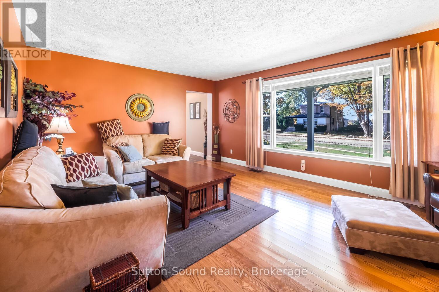 319 Gould Street, South Bruce Peninsula, Ontario  N0H 2T0 - Photo 10 - X12942796