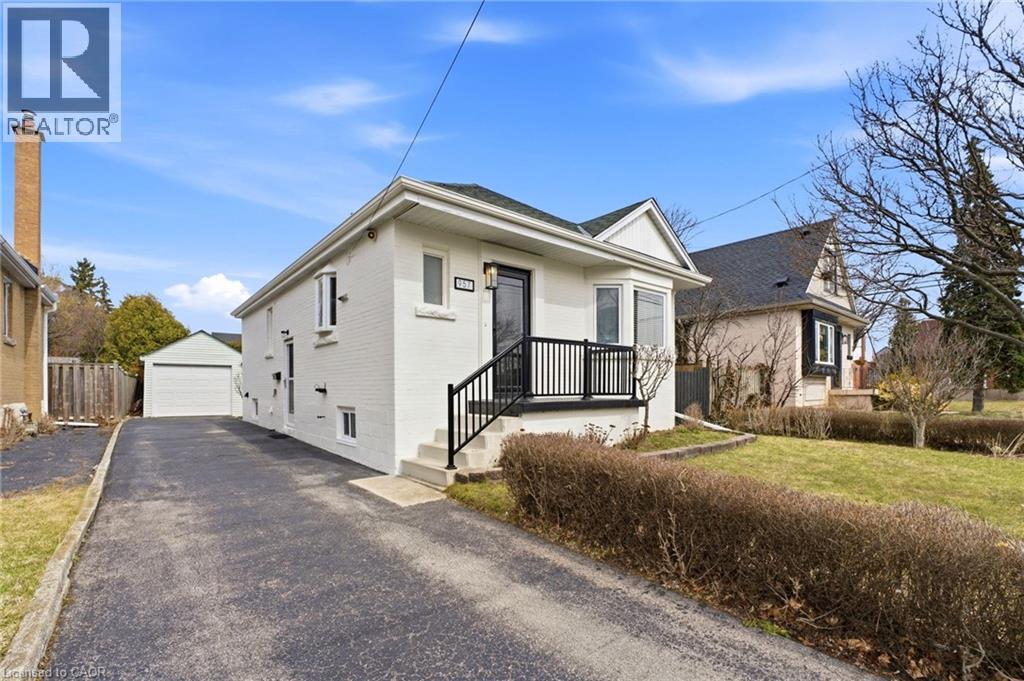 957 Queensdale Avenue E, Hamilton, Ontario  L8T 1H5 - Photo 1 - 40815303
