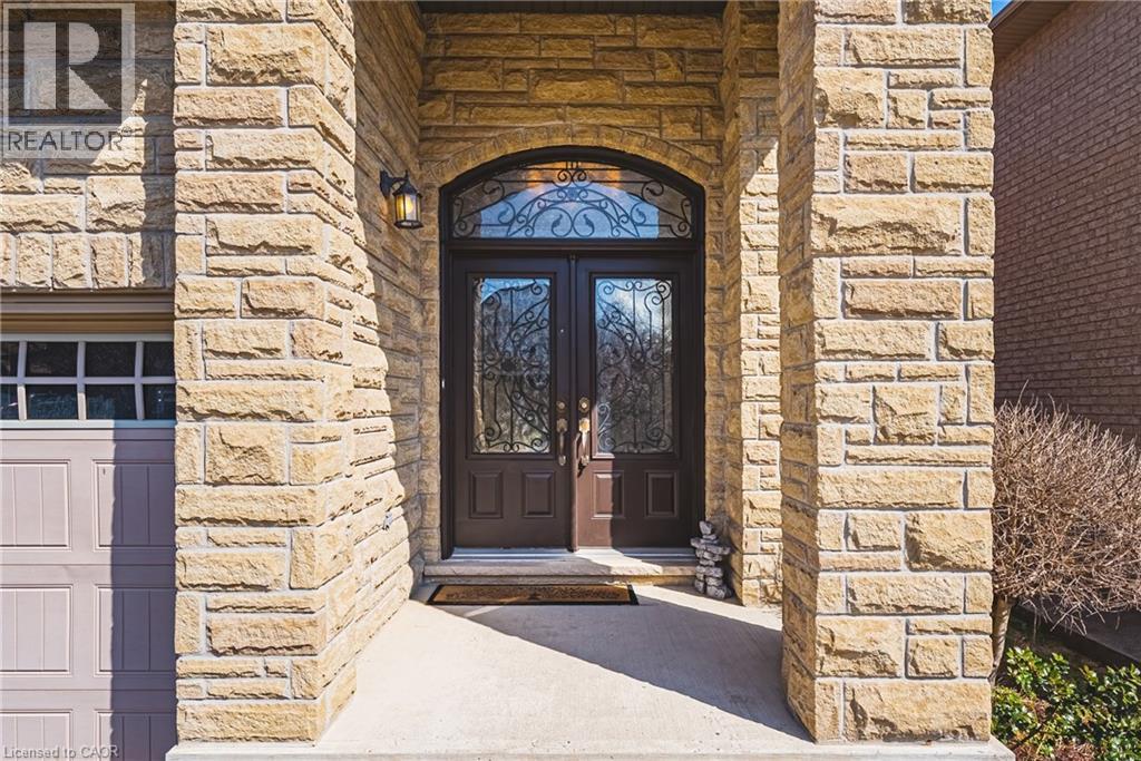 405 Valridge Drive, Ancaster, Ontario  L9G 0B2 - Photo 2 - 40816569