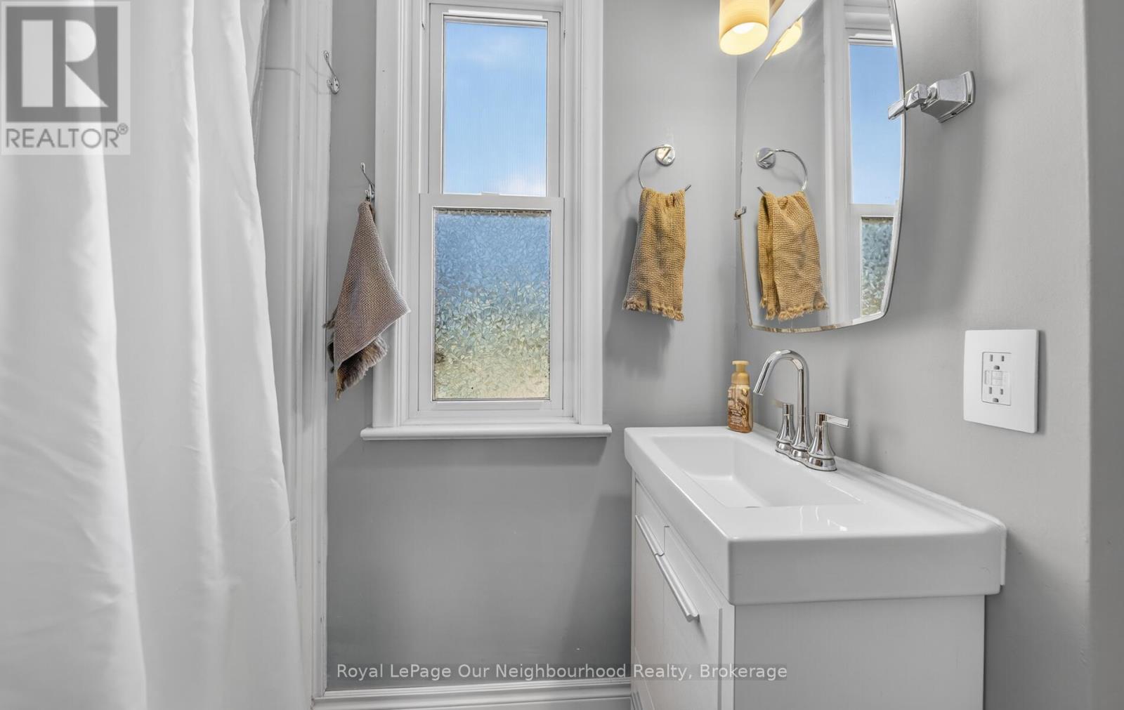 66 Sidney Crescent, Quinte West, Ontario  K0K 1E0 - Photo 12 - X12942794