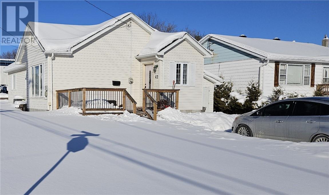 42 Second Avenue N, Sudbury, Ontario  P3B 3L8 - Photo 3 - 2124973