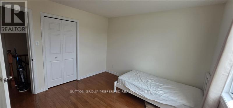 912 Grenfell Drive, London North, Ontario  N5X 4R8 - Photo 10 - X12942760