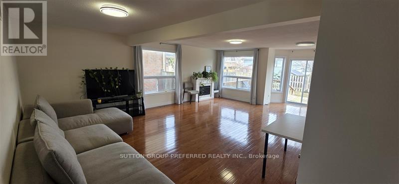 912 Grenfell Drive, London North, Ontario  N5X 4R8 - Photo 3 - X12942760