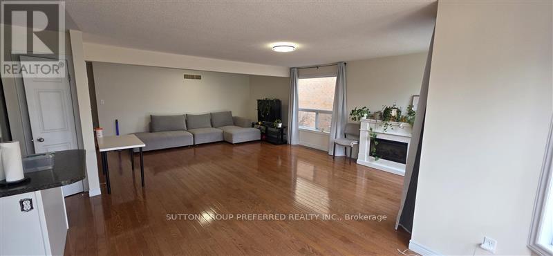 912 Grenfell Drive, London North, Ontario  N5X 4R8 - Photo 5 - X12942760