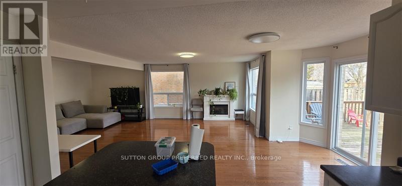 912 Grenfell Drive, London North, Ontario  N5X 4R8 - Photo 7 - X12942760