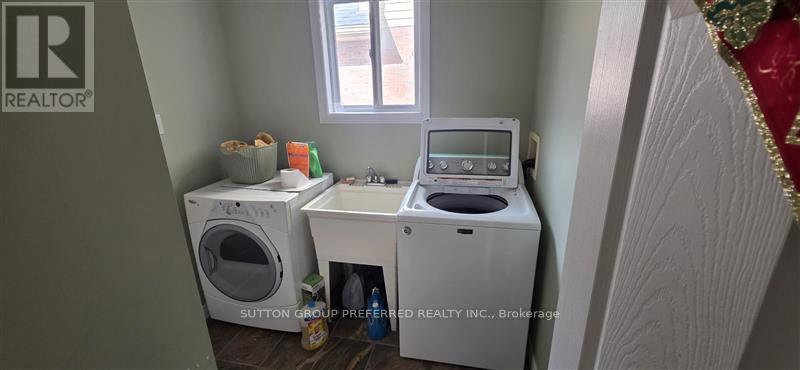 912 Grenfell Drive, London North, Ontario  N5X 4R8 - Photo 8 - X12942760