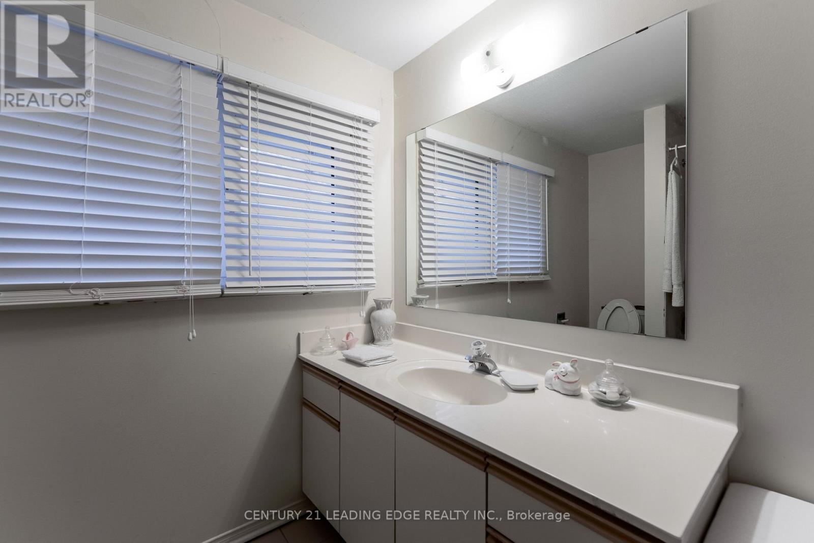 49 Kerrigan Crescent, Markham, Ontario  L3R 7T6 - Photo 37 - N12907616