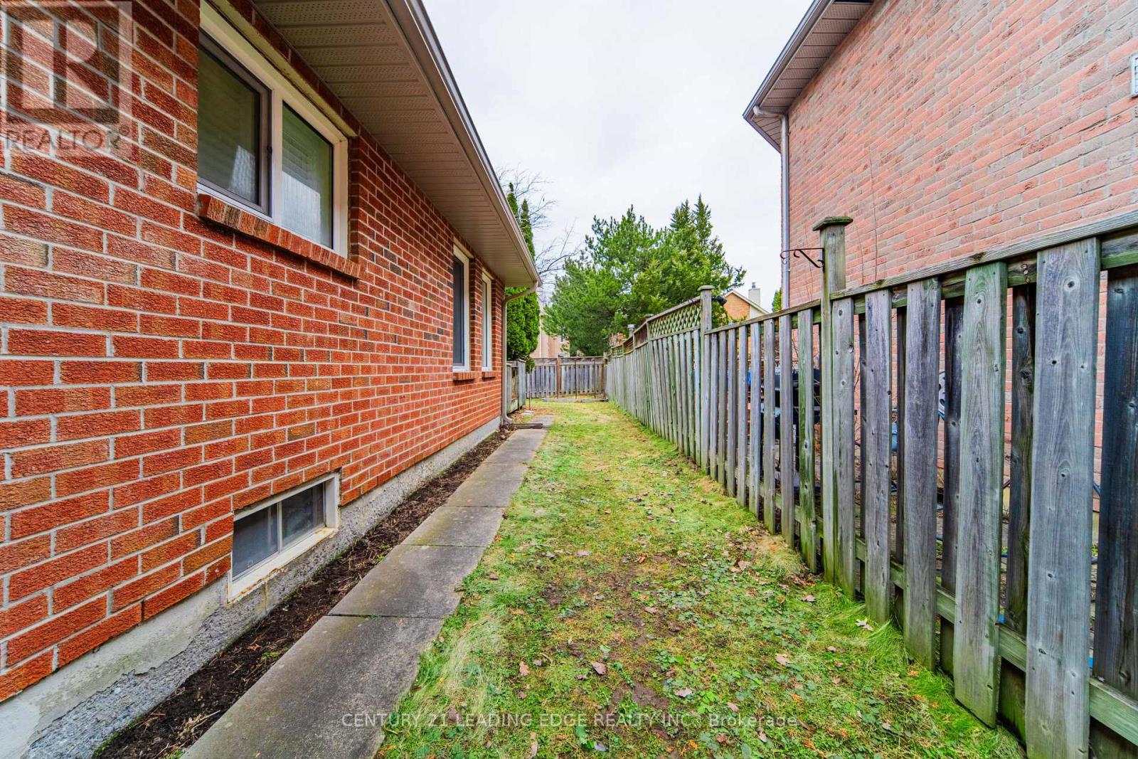 49 Kerrigan Crescent, Markham, Ontario  L3R 7T6 - Photo 40 - N12907616